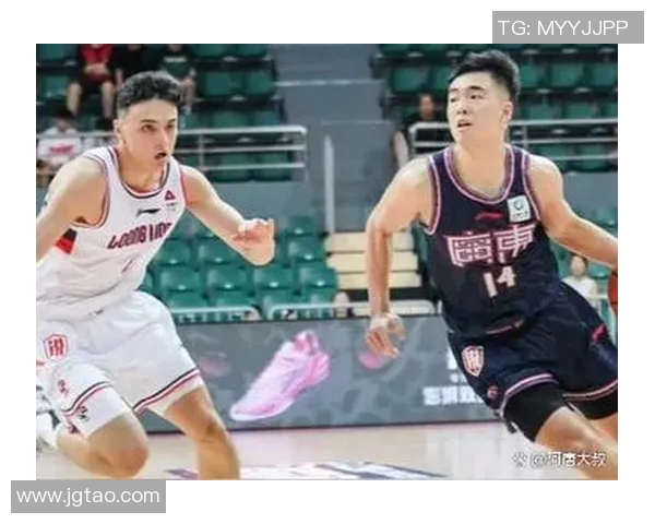 CBA广东队与深圳队激战正酣谁能在这场对决中笑到最后
